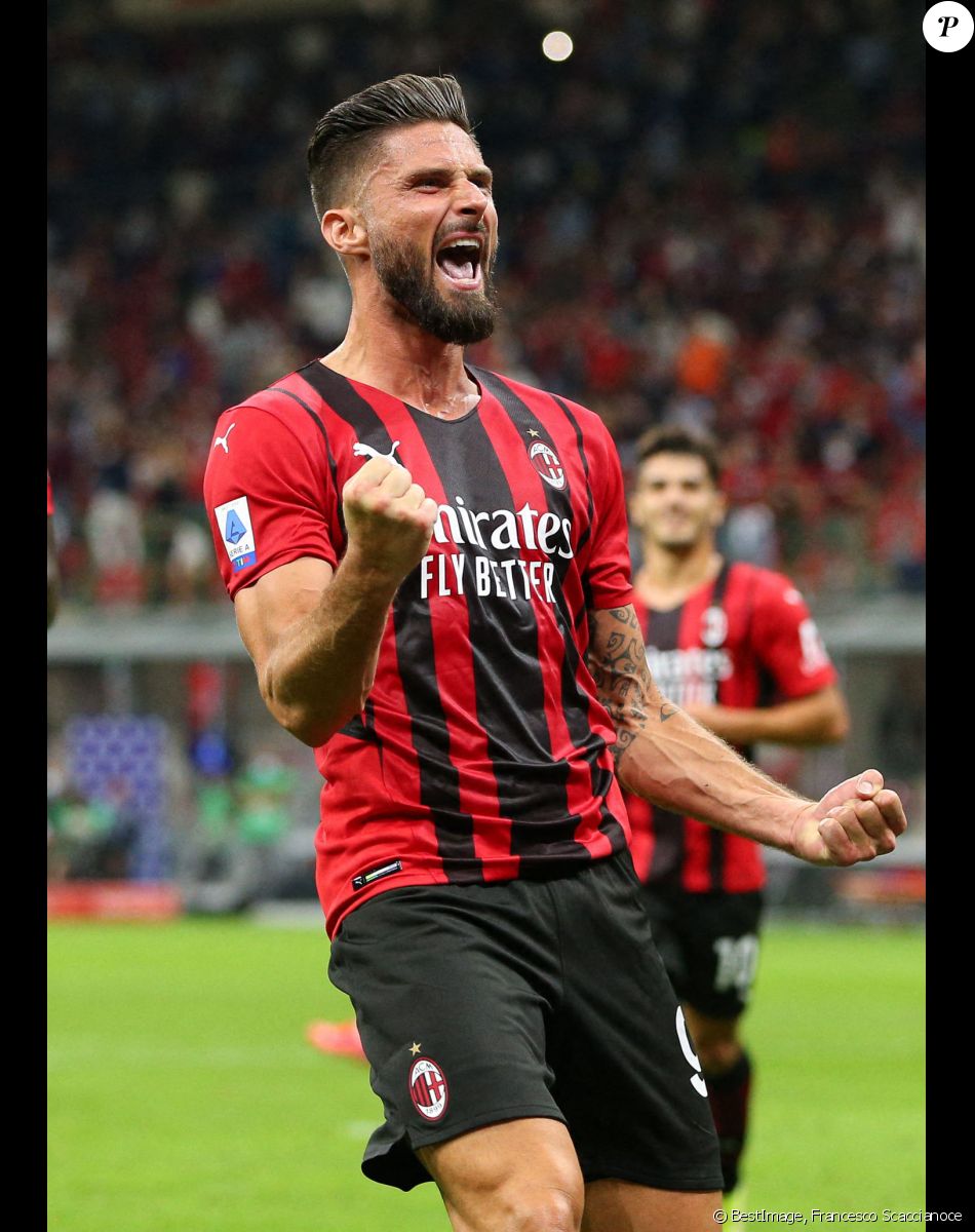 Olivier Giroud marque un doublé avec le Milan AC contre Cagliari (4-1) au stade Giuseppe Meazza à Milan, Italie, le 29 août 2021. © Francesco Scaccianoce/LPS /Zuma Press/Bestimage