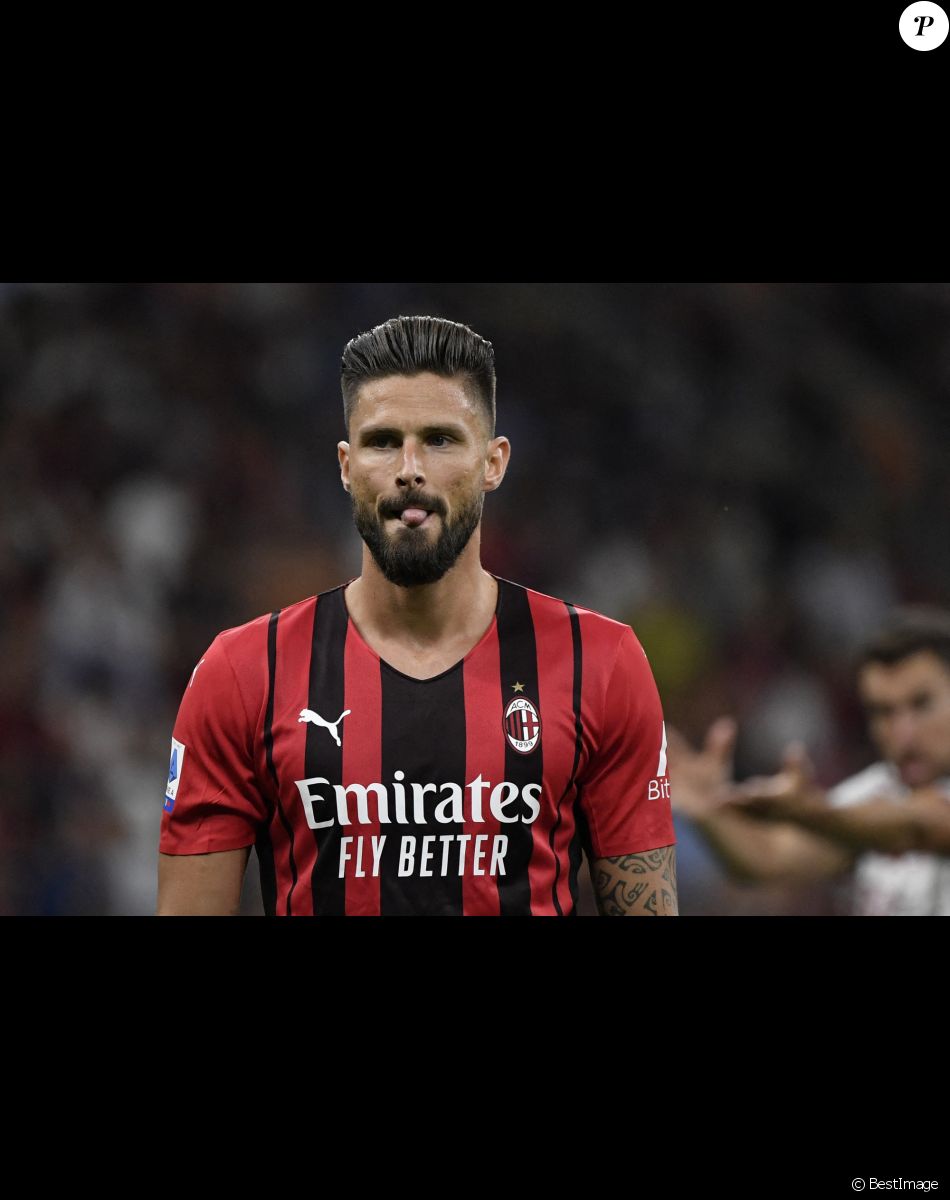 Olivier Giroud - Olivier Giroud marque un doublé lors de son premier match au Milan AC contre Cagliari (4-1) tandis que l'ancien gardien de but du Losc, Mike Maignan a bien défendu la cage de son nouveau club. Milan. Le 29 août 2021.