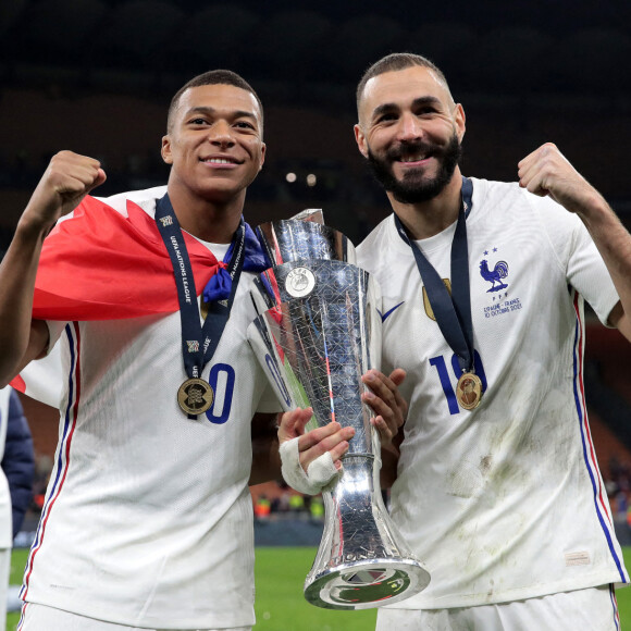 Kylian Mbappe et Karim Benzema- Football: La France remporte la coupe de la Ligue des Nations en battant l'Espagne 2 buts à 1 à Milan le 10 octobre 2021. © Inside/Panoramic/Bestimage