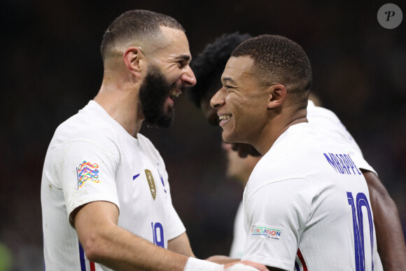 Kylian Mbappe et Karim Benzema - Football: La France remporte la coupe de la Ligue des Nations en battant l'Espagne 2 buts à 1 à Milan le 10 octobre 2021.