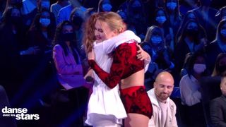 Aurélie Pons (Danse avec les stars) rend un bouleversant hommage à son papa : larmes et standing-ovation