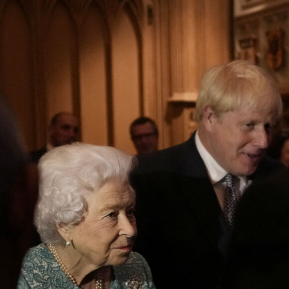 La reine Elizabeth II d'Angleterre et Boris Johnson (Premier ministre du Royaume-Uni) - Réception du "Global Investment Conference" au château de Windsor, le 19 octobre 2021. 