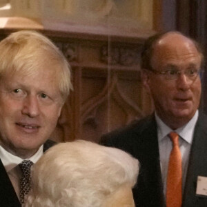 La reine Elizabeth II d'Angleterre et Boris Johnson (Premier ministre du Royaume-Uni) - Réception du "Global Investment Conference" au château de Windsor, le 19 octobre 2021. 