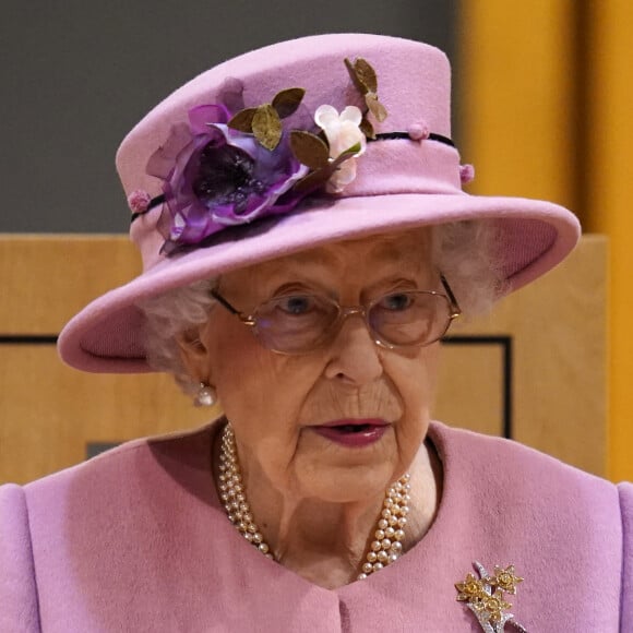 La reine Elizabeth II d'Angleterre assiste à la cérémonie d'ouverture de la sixième session du Senedd à Cardiff, Royaume Uni, 14 octobre 2021. 