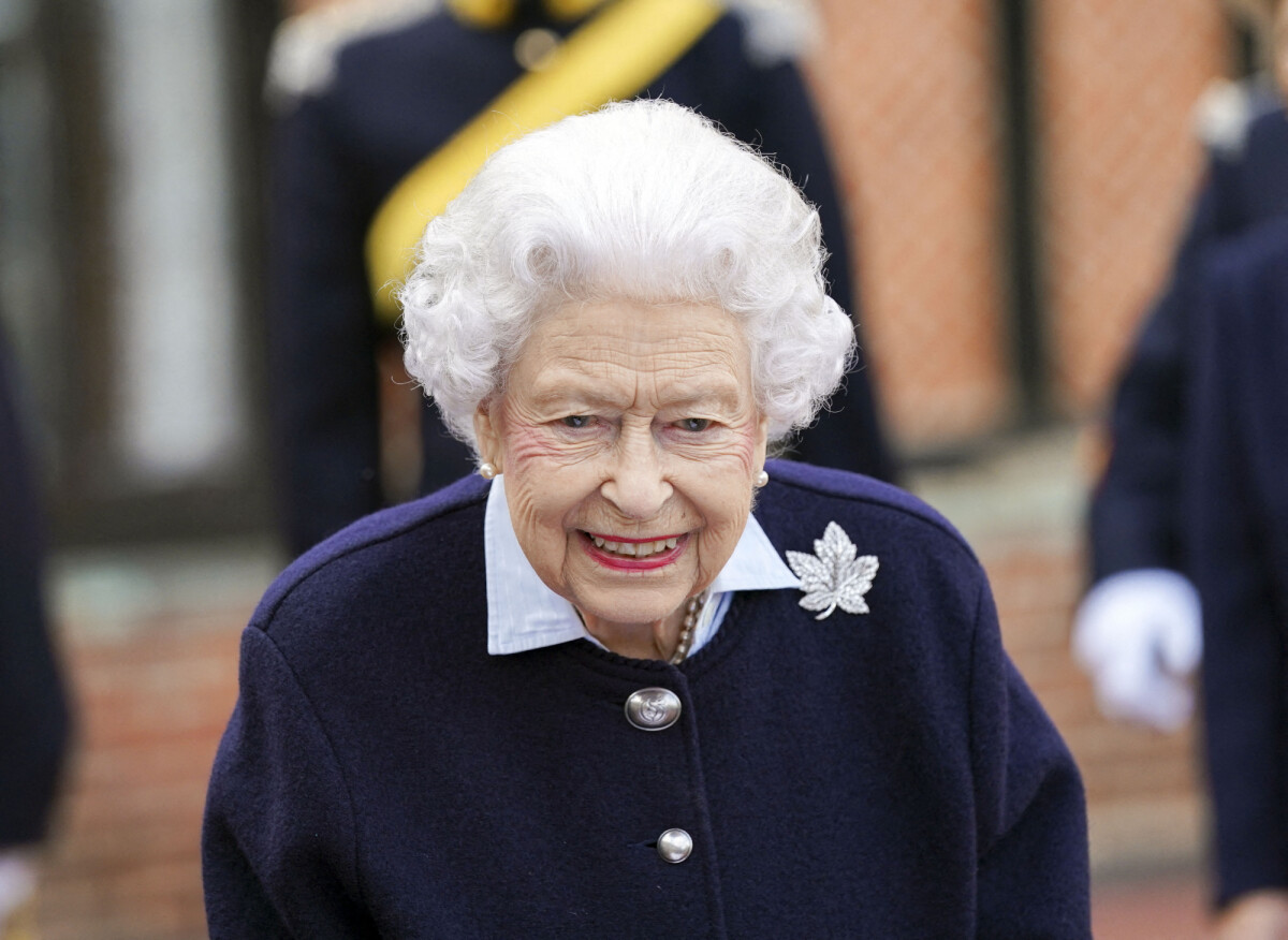 Photo : La reine Elisabeth II d'Angleterre rencontre des membres du