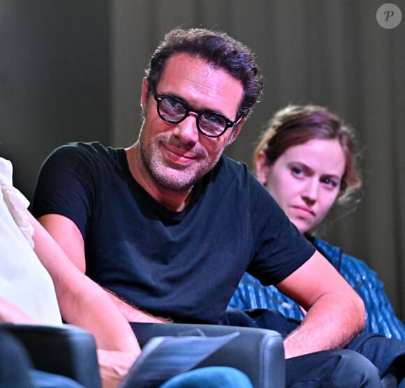 Nicolas Bedos, le président du Jury, et Lou De Laâge, membre du Jury de la 3eme édition du Festival Cinéroman, à la salle de l'Artistique à Nice, le 22 octobre 2021. 