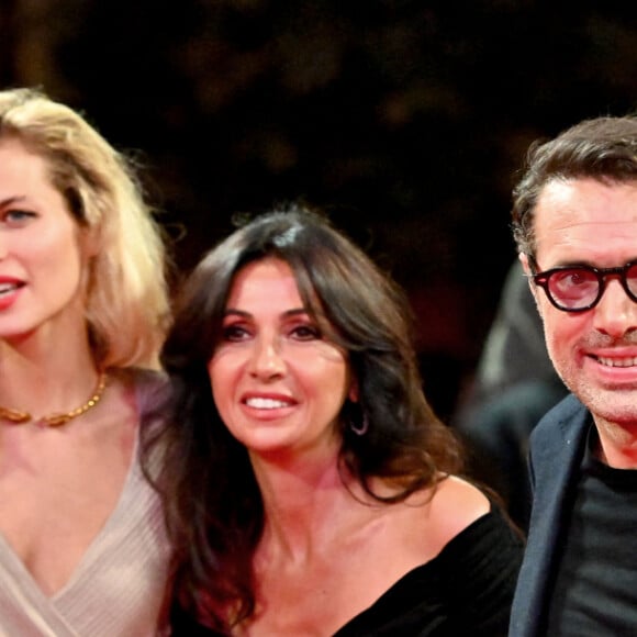 Pauline Desmonts, Nathalie Benoin, l'organisatrice du Festival, et Nicolas Bedos, le président du Jury durant la troisième journée de la 3eme édition du Festival Cinéroman à Nice, le 22 octobre 2021. © Bruno Bebert/bestimage