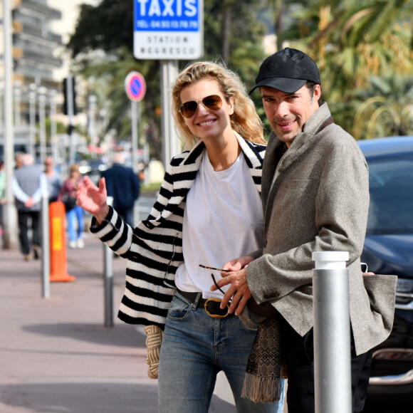 Nicolas Bedos, le président du Jury et sa compagne Pauline Desmonts durant la seconde journée de la 3ème édition du Festival Cinéroman à Nice, le 21 octobre 2021. © Bruno Bebert/Bestimage