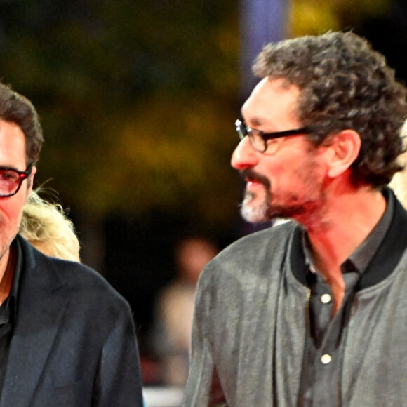 Nicolas Bedos, le président du Jury, David Foenkinos et Pauline Desmonts durant la seconde journée de la 3ème édition du Festival Cinéroman à Nice, le 21 octobre 2021. © Bruno Bebert/Bestimage