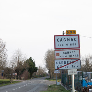 La maison en construction de Delphine Jubillar (Aussaguel) , disparue sans laisser de traces depuis le 16 décembre 2020 à Cagnac les Mines dans le Tarn. Un gendarme et une équipe du service des eaux ont mené des investigations pour chercher des traces dans le réseau raccordé à la maison. Le 7 janvier 2021  © Frédéric Maligne / Bestimage