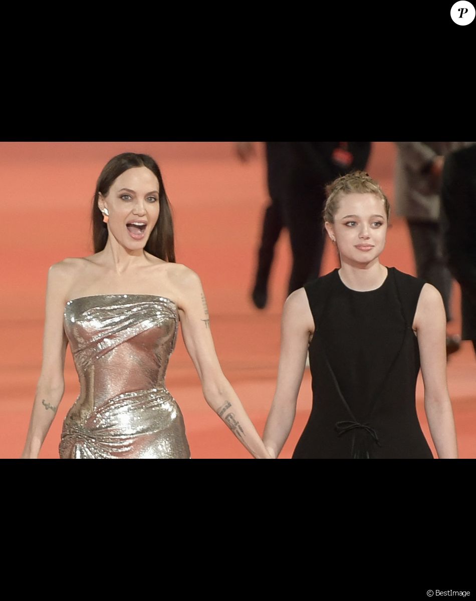 Angelina Jolie avec ses filles Shiloh et Zahara à la première du film "Eternals" lors de la 16ème édition du Festival du Film de Rome, le 24 octobre 2021.
