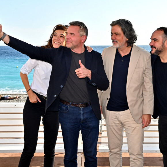 Mélanie Doutey, Guillaume de Tonquedec, Christophe Barratier, François-Xavier Demaison et Anne Charrier - Première du film "Le Temps des Secrets" lors de la 3e édition du Festival Cinéroman à Nice, le 24 octobre 2021. © Bruno Bebert/Bestimage