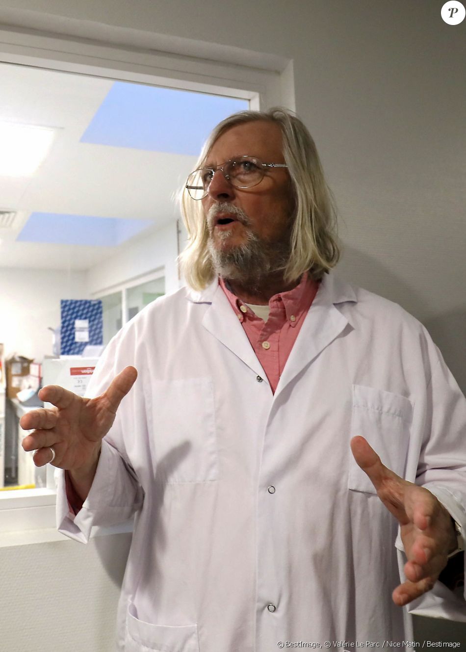 Archives Le professeur Didier Raoult à l'IHU Marseille lors d'une