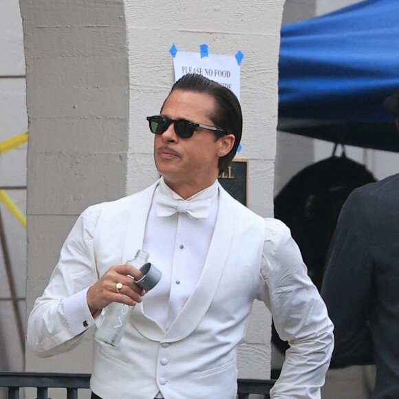 Exclusif - Brad Pitt sur le tournage du film "Babylon" à Los Angeles le 28 septembre 2021.