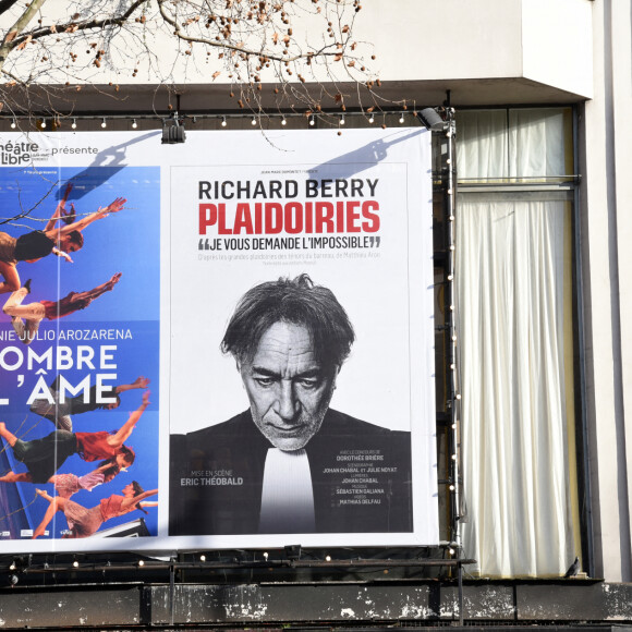 Illustration de l'affiche du spectacle "Plaidoiries" avec Richard Berry au Théâtre Libre - le Comedia à Paris, France, le 21 février 2021. Richard Berry est accusé d'inceste par sa fille par sa fille Coline Berry-Rojtman. © Alain Apaydin/Bestimage 