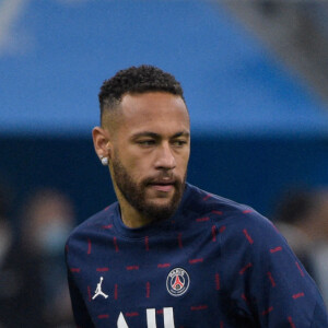Neymar Jr ( 10 - PSG ) - Echauffement - Match Ligue 1 Uber Eats "OM - PSG (0-0)" au stade Orange Vélodrome à Marseille, le 24 octobre 2021.