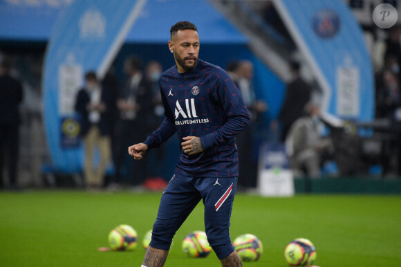 Neymar Jr ( 10 - PSG ) - Echauffement - Match Ligue 1 Uber Eats "OM - PSG (0-0)" au stade Orange Vélodrome à Marseille, le 24 octobre 2021.