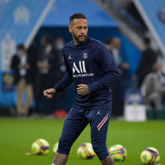 Neymar Jr ( 10 - PSG ) - Echauffement - Match Ligue 1 Uber Eats "OM - PSG (0-0)" au stade Orange Vélodrome à Marseille, le 24 octobre 2021.