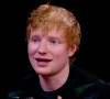 Ed Sheeran goûte aux épices dans l'émission "Hote Ones" en dégustant des ailes de poulet tout en étant interviewé selon le principe de ce programme américain diffusé sur YouTube. Le 12 juillet 2021.
