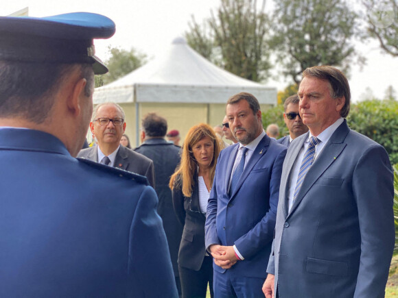 Jair Bolsonaro assiste à la commémoration en hommage aux soldats brésiliens tombés au cours de la Seconde Guerre mondiale à Pistoia, en compagnie de Matteo Salvini. Le 2 novembre 2021