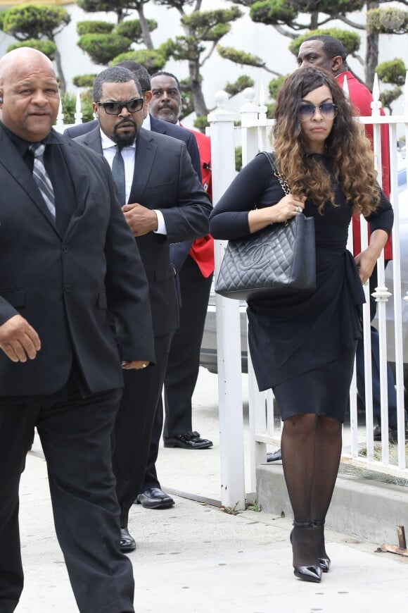 Ice Cube et sa femme Kimberly Woodruff - Sorties des obsèques de John Singleton à Los Angeles. Le 6 mai 2019 