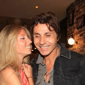 Exclusif - Jean-Luc Lahaye et sa compagne Paola - Dîner au restaurant "Alfredo Positano" à Paris. Le 7 juillet 2020. © Baldini / Bestimage