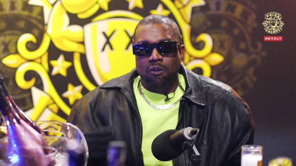 Kanye West (Ye) lors de l'enregistrement du podcast "Drink Champs" 