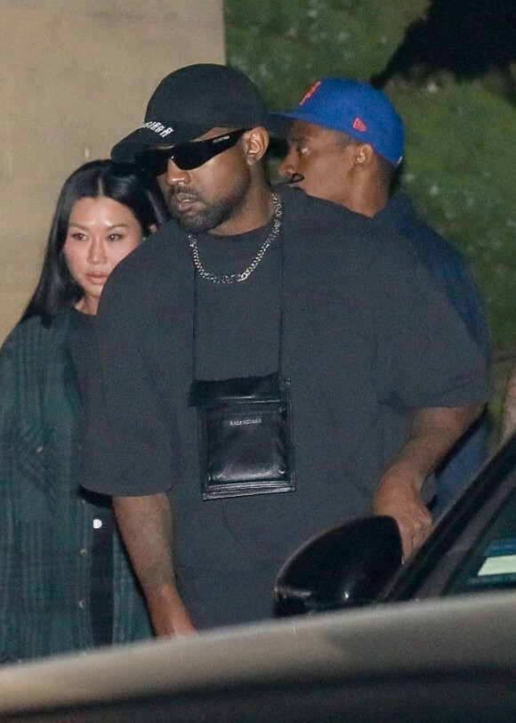 Kim Kardashian et Kanye West à la sortie du restaurant "Nobu" à Los Angeles, le 30 septembre 2021. 