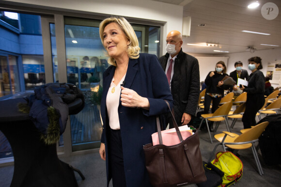 Marine Le Pen, candidate du Rassemblement national à la présidentielle française en avril 2022, lors d'une conférence de presse au Press Club Brussels Europe, à Bruxelles, Belgique, le 22 octobre 2021. © Alain Rolland/ImageBuzz/Bestimage