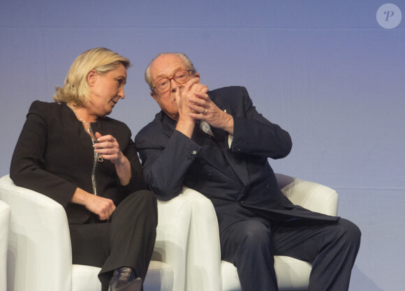 Marine Le Pen et son père Jean-Marie Le Pen - Remise des glaives d'honneur lors du 15ème Congrès du Front National à Lyon.