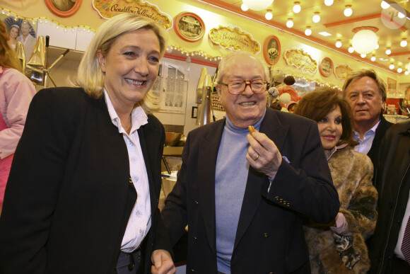 Jean-Marie Le Pen et sa fille Marine - Inauguration de la 50eme edition de la Foire du Trone a Paris. Le 29 mars 2013
