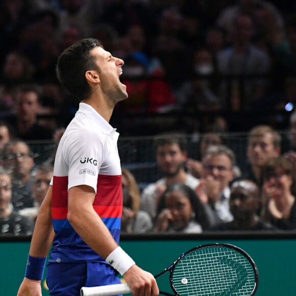 Novak Djokovic remporte la finale homme du Rolex Paris Masters face à Daniil Medvedev le 7 novembre 2021. © Veeren/Bestimage