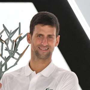 Novak Djokovic - Novak Djokovic remporte la finale homme du Rolex Paris Masters face à Daniil Medvedev le 7 novembre 2021. © Veeren/Bestimage