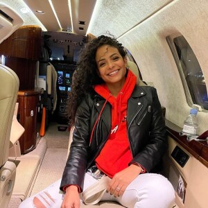 Christina Milian à bord d'un jet privé.