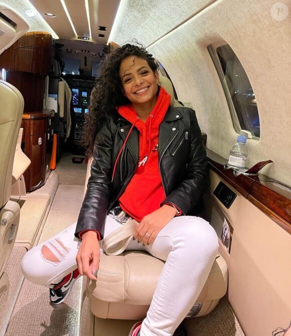 Christina Milian à bord d'un jet privé.