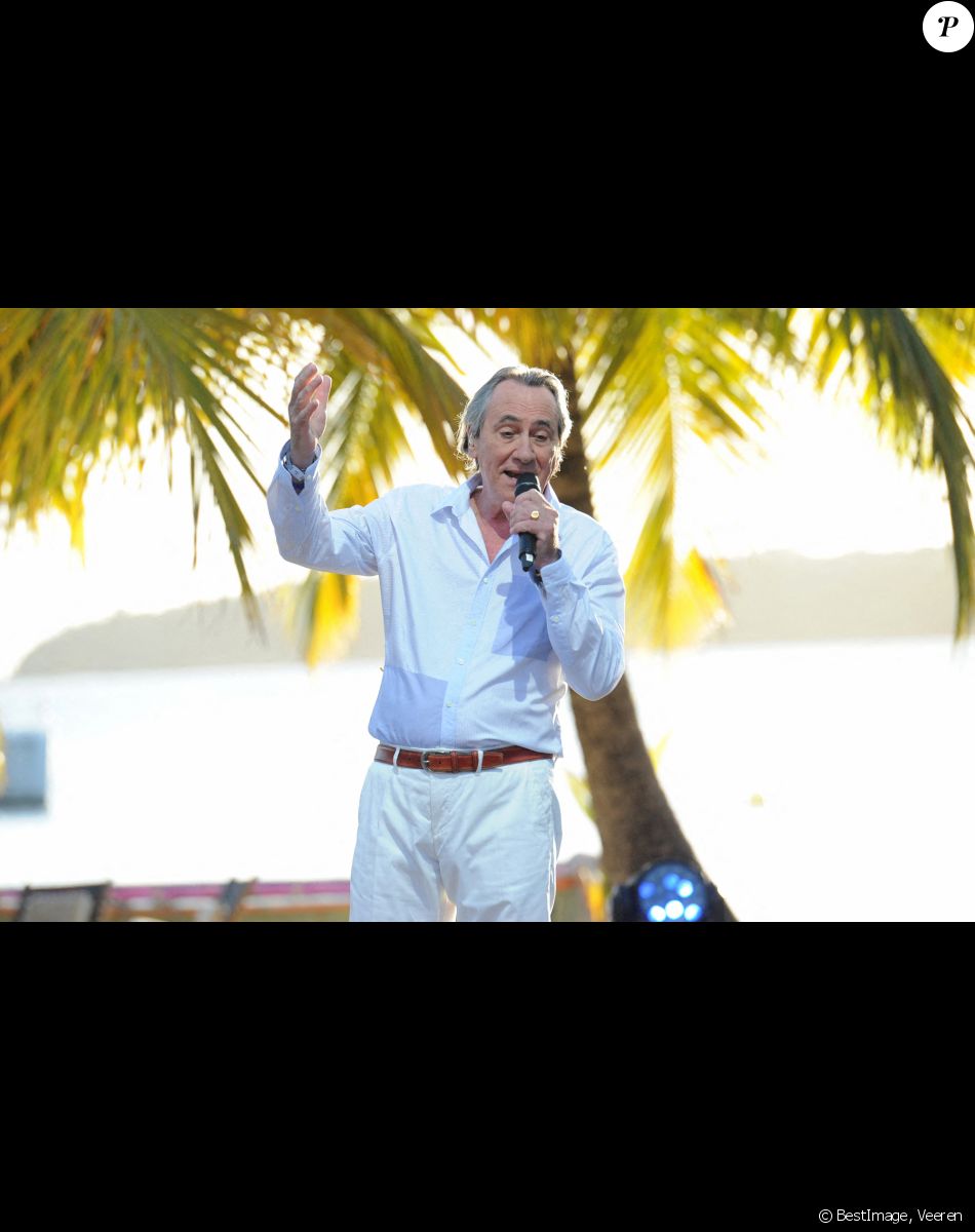 Exclusif - Philippe Lavil - Jour 2 - Enregistrement de l'émission "Tous en Martinique, coeur d'Outremer" au Club Med Les Boucaniers, qui sera diffusée le 11 novembre à 21h05 sur France 3. Le 29 mai 2021 © Veeren / Bestimage