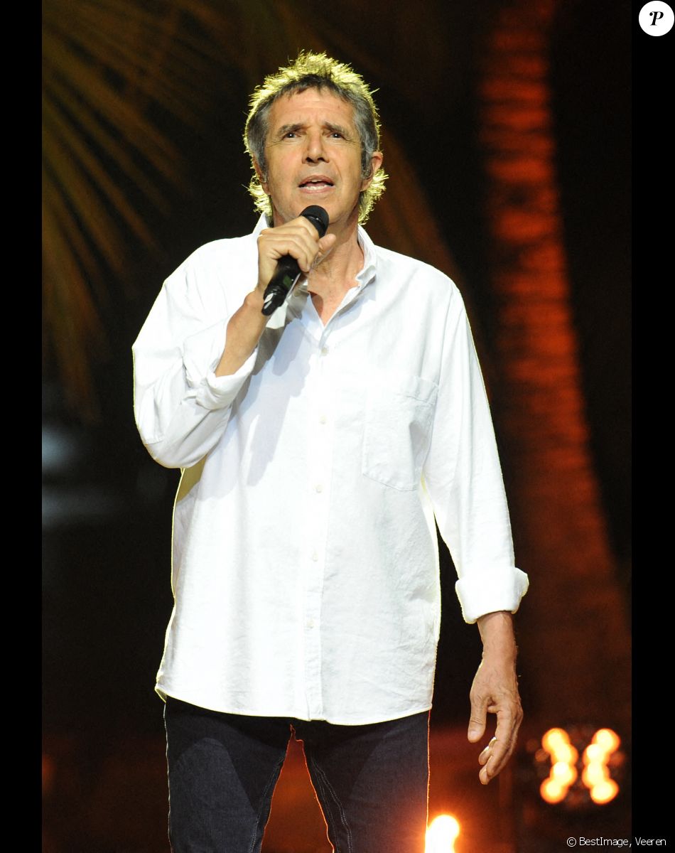 Exclusif - Julien Clerc - Jour 2 - Enregistrement de l'émission "Tous en Martinique, coeur d'Outremer" au Club Med Les Boucaniers, qui sera diffusée le 11 novembre à 21h05 sur France 3. Le 29 mai 2021 © Veeren / Bestimage