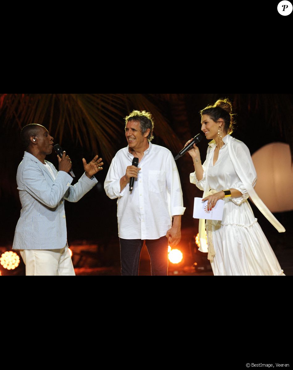 Exclusif - Claudy Siar, Julien Clerc et Laury Thilleman - Jour 2 - Enregistrement de l'émission "Tous en Martinique, coeur d'Outremer" au Club Med Les Boucaniers, qui sera diffusée le 11 novembre à 21h05 sur France 3. Le 29 mai 2021 © Veeren / Bestimage