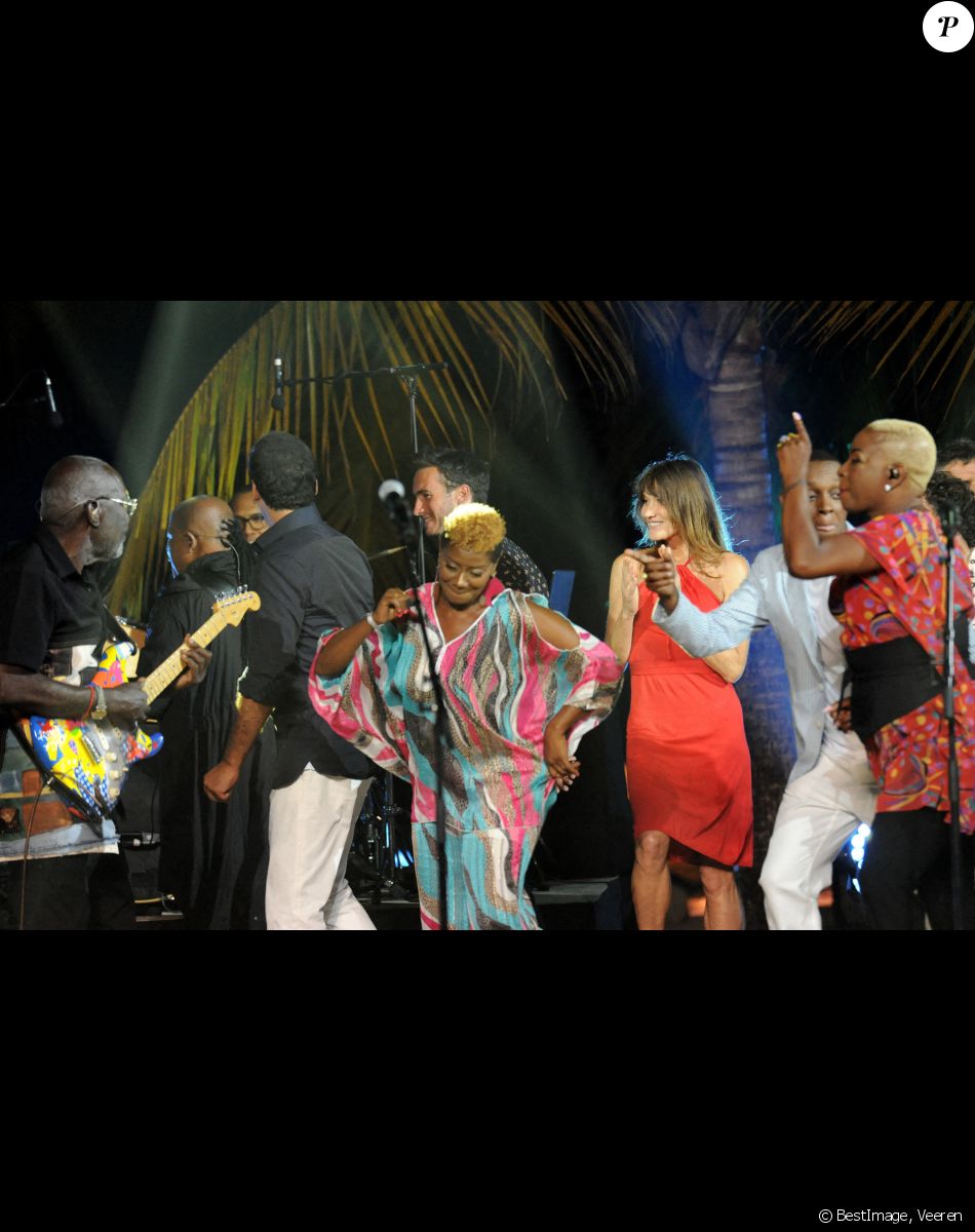 Exclusif - Jacob Desvarieux (Kassav'), Carla Bruni-Sarkozy - Jour 2 - Enregistrement de l'émission "Tous en Martinique, coeur d'Outremer" au Club Med Les Boucaniers, qui sera diffusée le 11 novembre à 21h05 sur France 3. Le 29 mai 2021 © Veeren / Bestimage