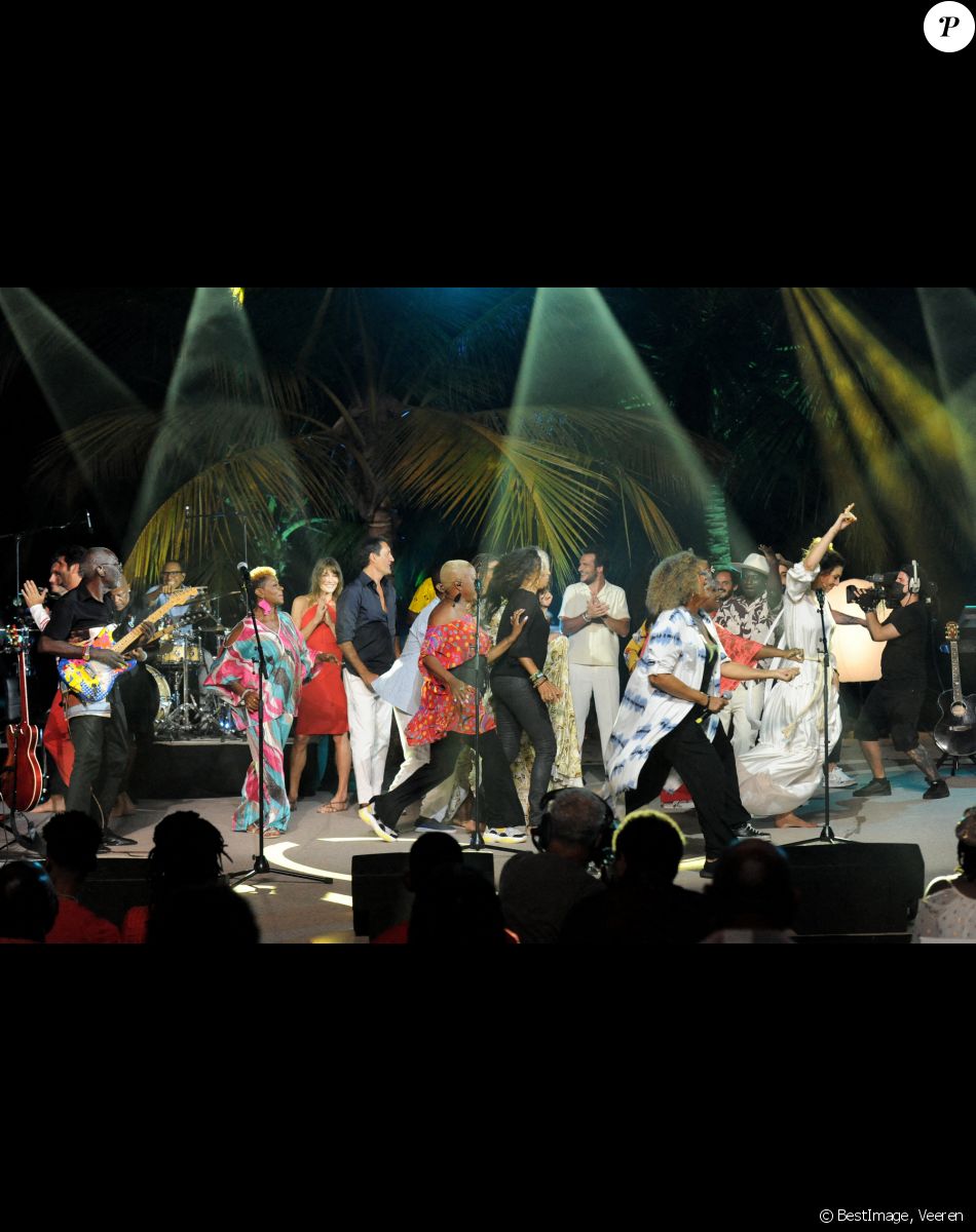 Exclusif - Jacob Desvarieux (Kassav''), Christiane Obydol (Zouk Machine)), Carla Bruni-Sarkozy, Dany Brillant, Jocelyne Béroard (Kassav'), Vaimalama Chaves, Laury Thilleman - Jour 2 - Enregistrement de l'émission "Tous en Martinique, coeur d'Outremer" au Club Med Les Boucaniers, qui sera diffusée le 11 novembre à 21h05 sur France 3. Le 29 mai 2021 © Veeren / Bestimage