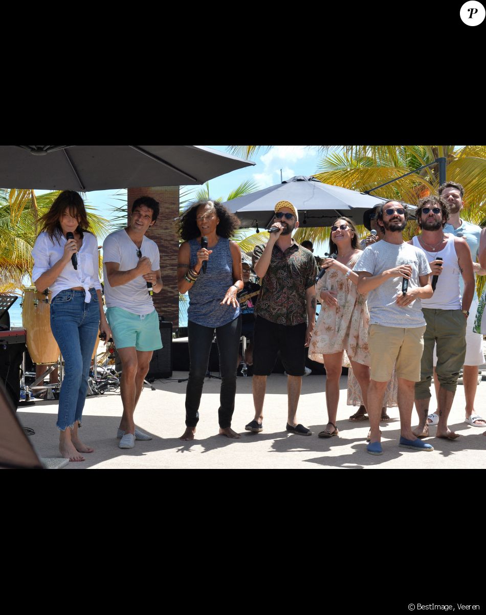 Exclusif - Carla Bruni-Sarkozy, Marijosé Alie, Cephaz, Andriamad, Boulevard des Airs, Claudio Capéo, Julien Clerc, Christiane Obydol, Dany Brillant, Vaimalama Chaves, Kimberose, Philippe Lavil, Jocelyne Béroard ( Kassav), Patrick Fiori - Jour 2 - Répétitions - Enregistrement de l'émission "Tous en Martinique, coeur d'Outremer" au Club Med Les Boucaniers, qui sera diffusée le 11 novembre à 21h05 sur France 3. Le 29 mai 2021 © Veeren / Bestimage