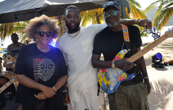 Exclusif - Jocelyne Béroard (Kassav'), Tayc et Jacob Desvarieux (Kassav') - Jour 1 - Backstage - Enregistrement de l'émission "Tous en Martinique, coeur d'Outremer" au Club Med Les Boucaniers, qui sera diffusée le 11 novembre à 21h05 sur France 3. Le 28 mai 2021 © Veeren / Bestimage