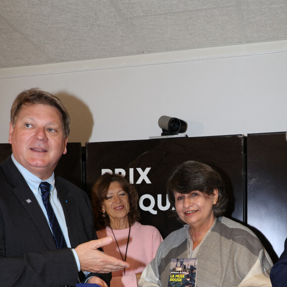 Exclusif - Christian Sainte, directeur de la PJ parisienne, Véronique De Haas, lauréate du prix du quai des orfèvres 2022 et Didier Lallement, préfet de Police de Paris lors de la remise du prix du Quai des Orfèvres 2022 au nouveau siège de la police judiciaire à Paris (36 bastion) le 2 novembre 2022. @Didier Sabardin / Bestimage