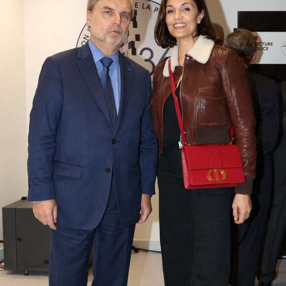 Exclusif - Nadia Farès, comédienne, marraine du prix du quai des orfèvres 2022 et Christian Flaesch, ancien directeur PJ lors de la remise du prix du Quai des Orfèvres 2022 au nouveau siège de la police judiciaire à Paris (36 bastion) le 2 novembre 2022. @Didier Sabardin / Bestimage