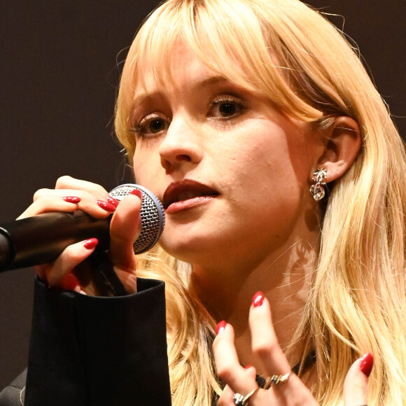 Angèle - Avant-première du documentaire Netflix "Angèle" au Grand Rex à Paris le 9 novembre 2021. © Coadic Guirec/Bestimage