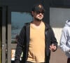 Taylor Lautner se promène avec son ami à Los Angeles le 24 février, 2019 © CPA/Bestimage