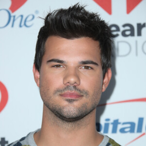 Taylor Lautner à la soirée iHeartRadio du 2ème jour du Festival de Musique à Las Vegas.