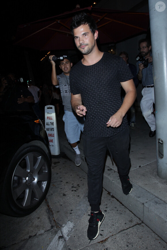 Taylor Lautner est allé diner au restaurant Craig à West Hollywood, le 31 août 2017.