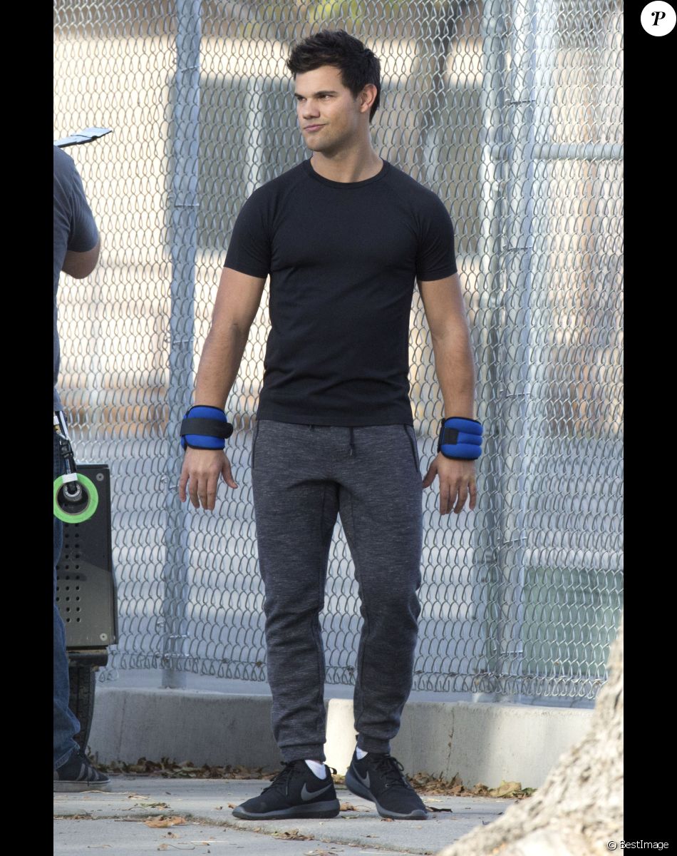 Taylor Lautner (Dr. Cassidy Cascade) sur le tournage de la série 'Scream Queens' à Los Angeles, le 19 novembre 2016