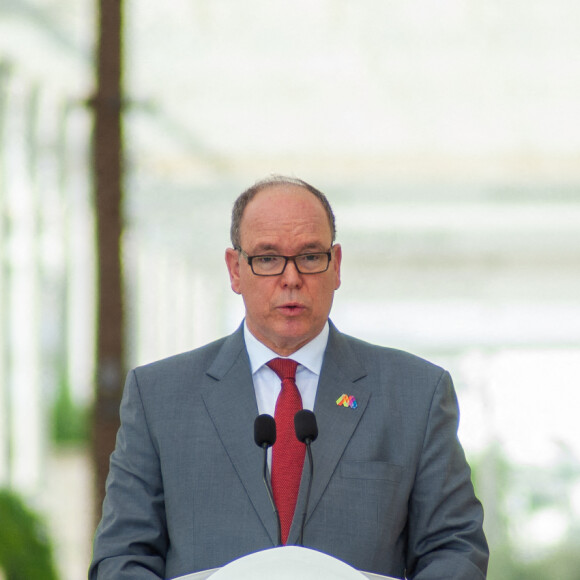 Le prince Albert II de Monaco pendant la cérémonie officielle et la levée de drapeau lors de la journée nationale de Monaco à l'Expo Dubaï 2020 (Exposition universelle), à Dubaï, Emirats Arabes Unis, le 13 Novembre 2021. © Nicolas Briquet/Bestimage 
